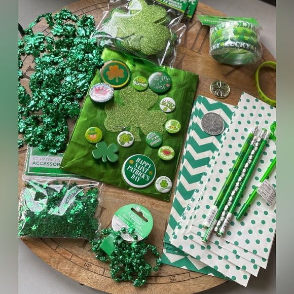 50+ NEW! Shenanigans Blarney & Shamrocks St. Pat’s Day Party Favors NWT … - Picture 1 of 6